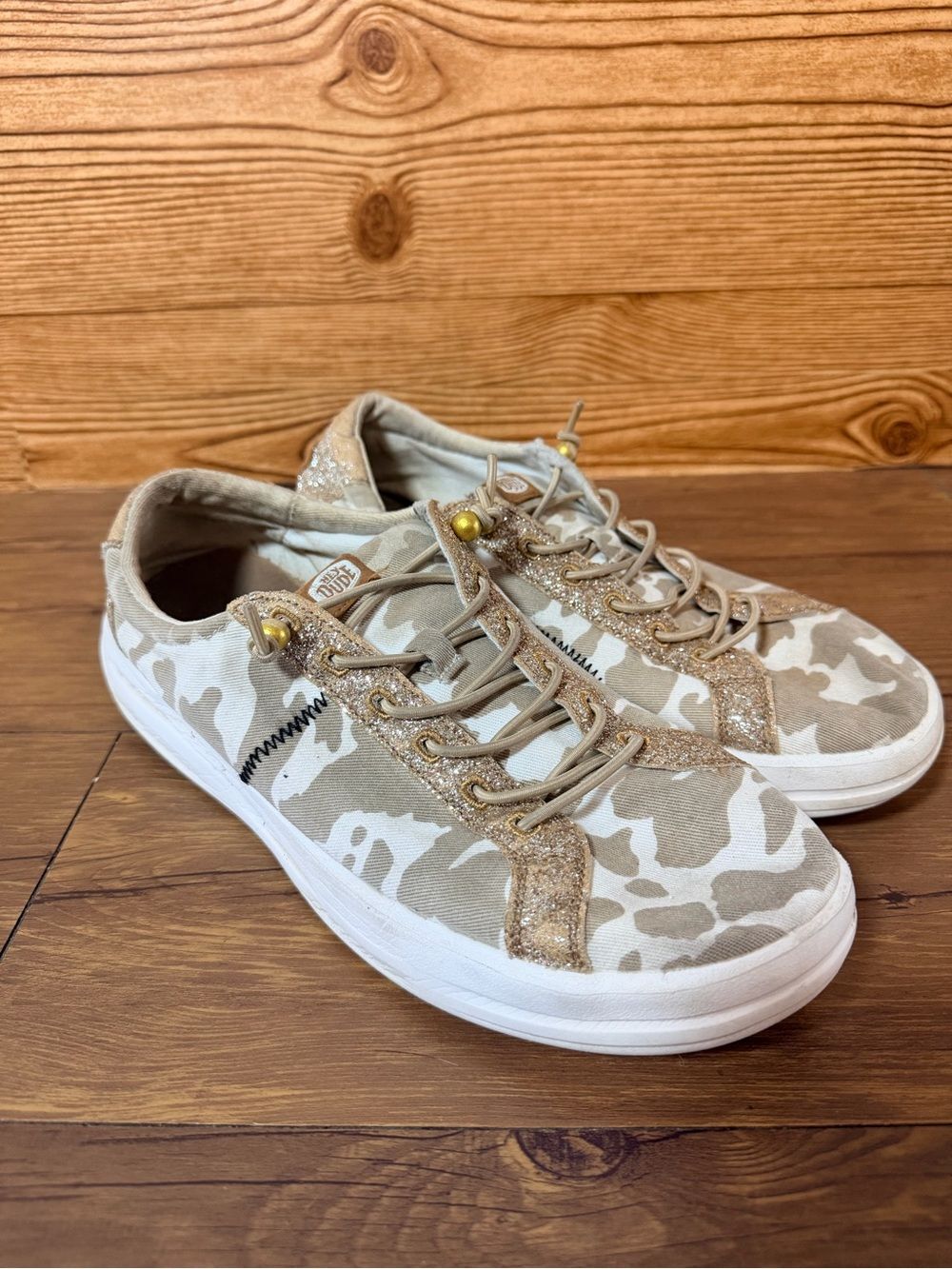 Hey Dude Karina Cow Slip On Shoes Size 10 Tan Cream Gold Glitter Neutral Sparkle